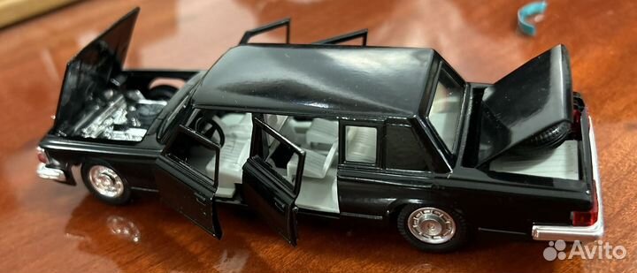 Автомобиль ZIL-115