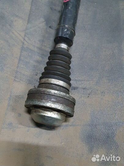 Привод, полуось передний правый Skoda Superb