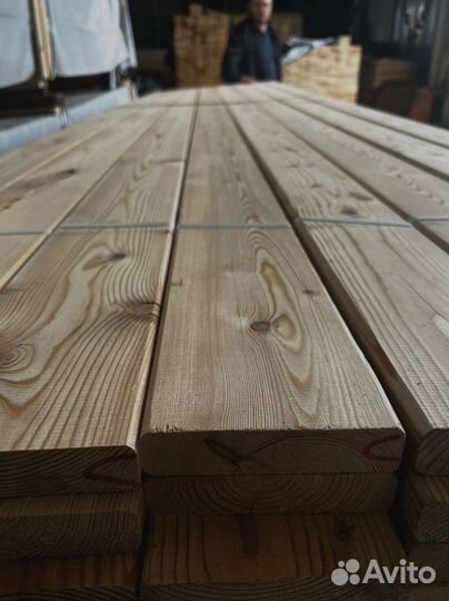 Доски лиственницы 55x130 мм, прошедшие камерную су