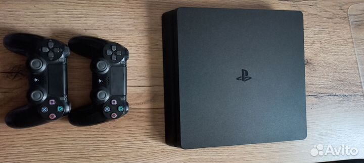 S ONY PS4 slim 1 Tb
