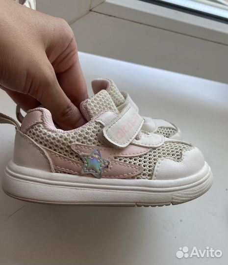 Кроссовки для девочки