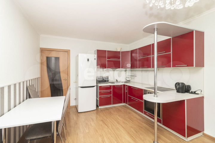 2-к. квартира, 72,3 м², 4/10 эт.