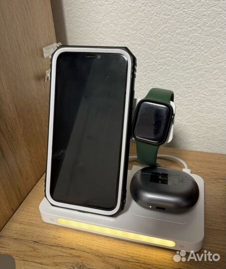 Зарядное станция для iPhone Apple Watch AirPods