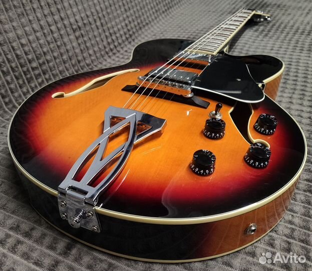 Полуакустическая гитара Ibanez AF75 + аксессуары