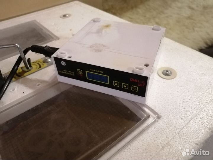 Инкубатор для яиц nova-bator