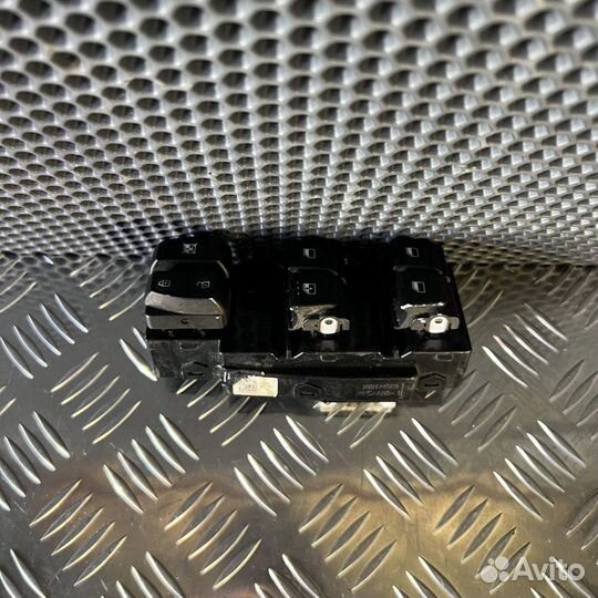 Блок управления стеклоподъемниками Hyundai Solaris