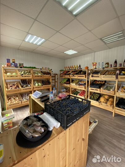 Продавец в овощи фрукты