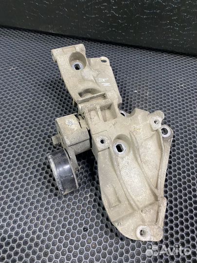 Кронштейн генератора (натяжитель) Renault megane 2