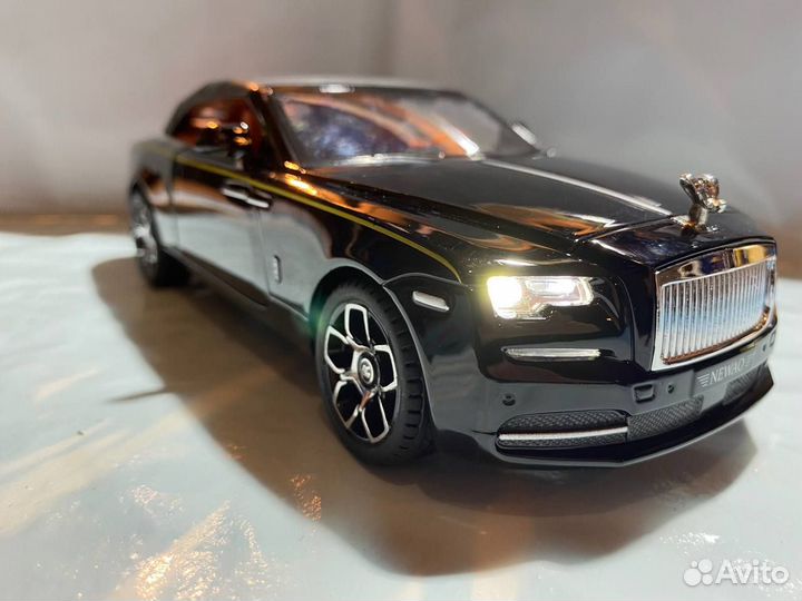Детская игрушка металлическая Rolls Royce Dawn