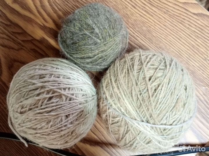 Пряжа, носочки. Собака