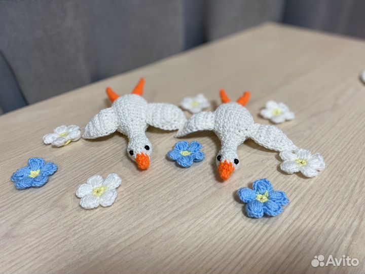 Гусь обнимусь