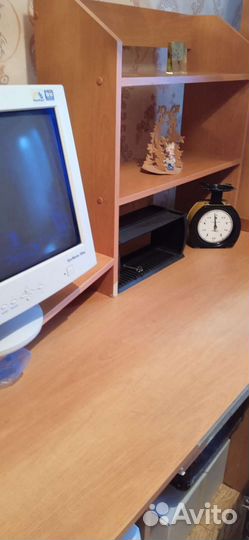Компьютерный стол