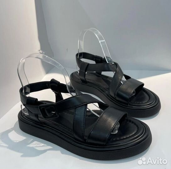 Новые сандалии босоножки чёрные женские кожаные