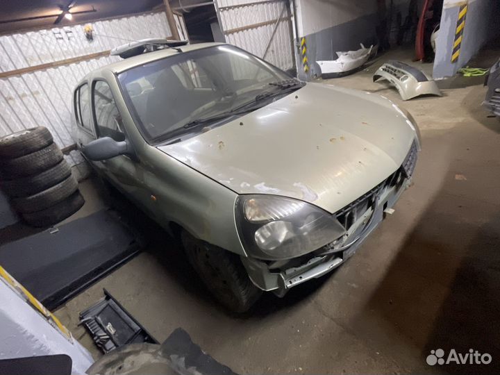 В разборе Renault Symbol Clio 1.4