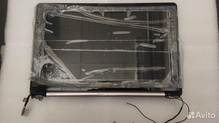 Крышка в сборе с матрицей Asus VivoBook X202E