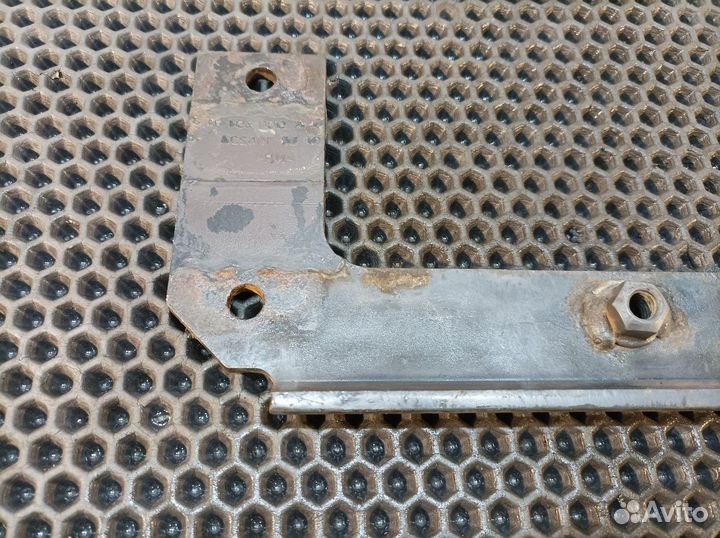 Кронштейн глушителя Mercedes-Benz Axor