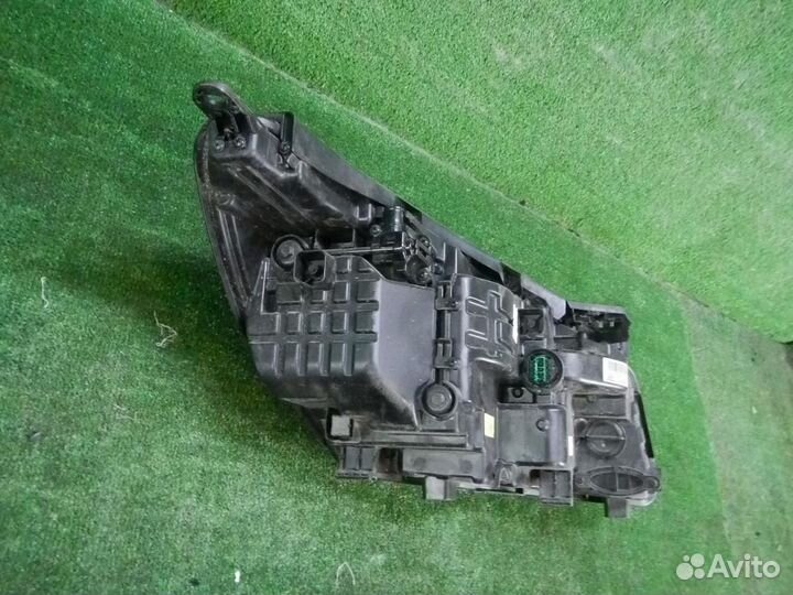 Фара левая Kia Sorento/Sorento Prime