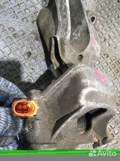 Опора двигателя + кронштейн левый (Audi Q5)