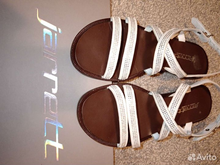 Сандали кожа