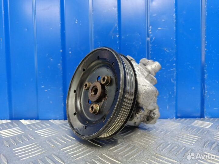 Насос гур Volkswagen Passat B5 1.6 AHL 1997