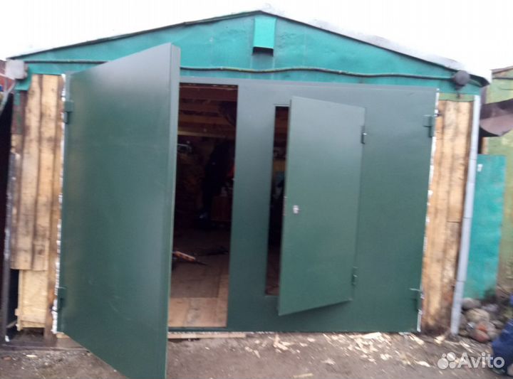 Ворота двери,для гаража утеплены с окраской