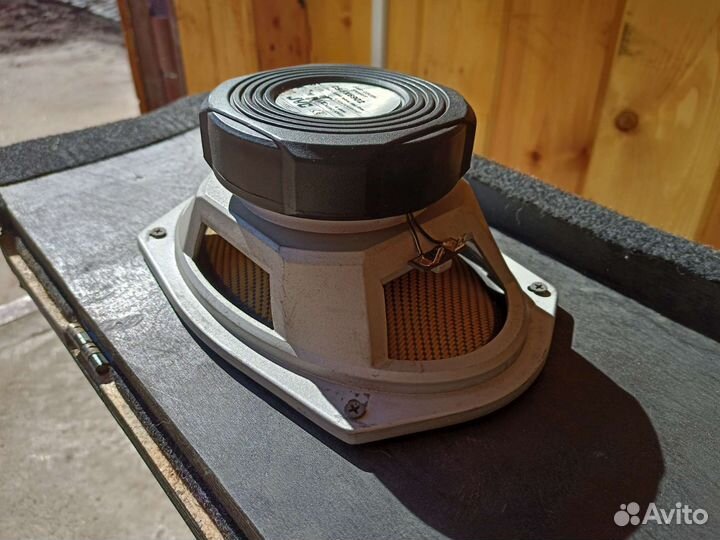 Аккустическая Полка на Niva 21214