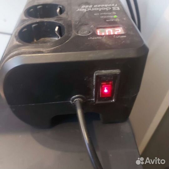 Стабилизатор напряжения