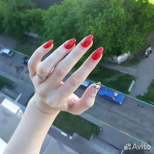 Модель на маникюр