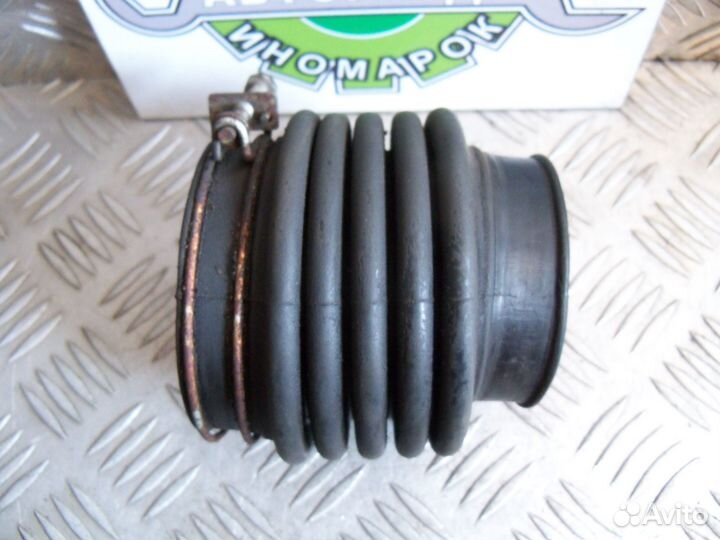 Патрубок воздушного фильтра Nissan Maxima A32 VQ30