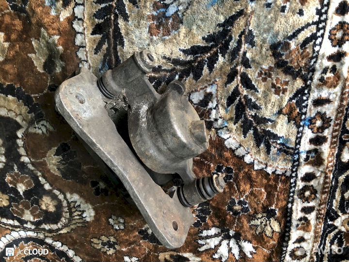 Суппорт на toyota lite ACE noah SR50 3SFE