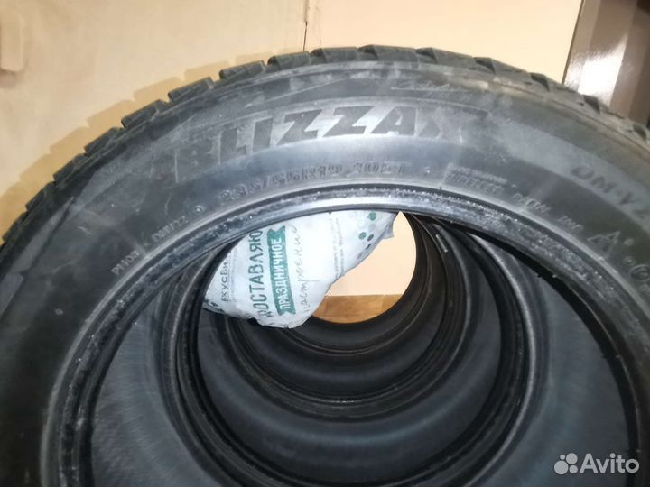 Bridgestone Blizzak DM-V2 235/55 R19 105T