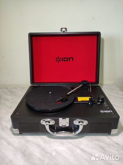 Виниловый проигрыватель ION motion