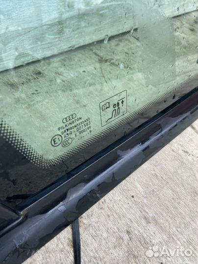 Стекло заднее левое глухое Audi A3 8P 2009г