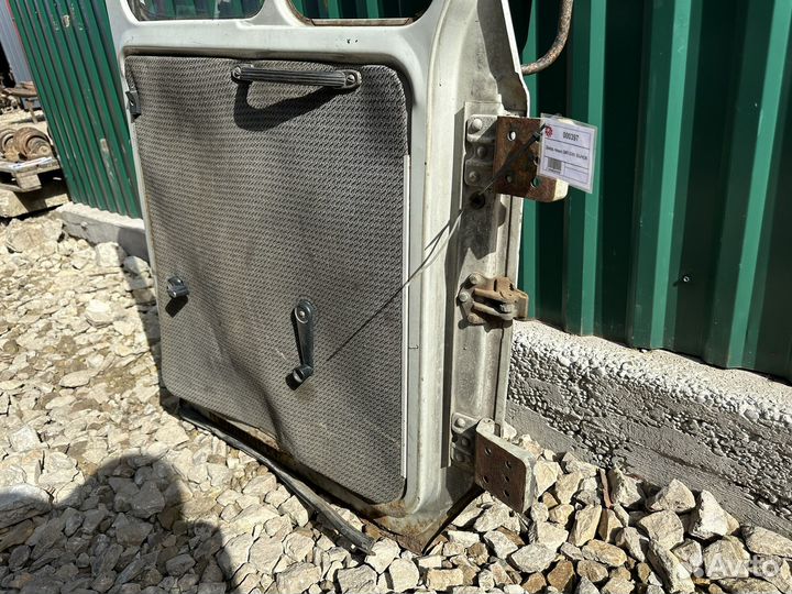 Дверь ЗИЛ бычок левая