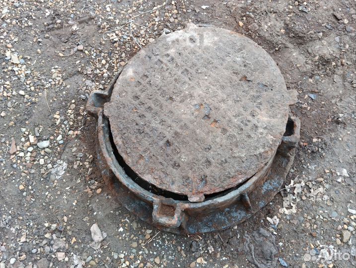 Люк канализационный бу