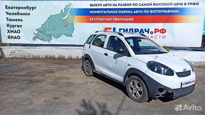 Стекло кузовное глухое правое Chery indiS S18D5203