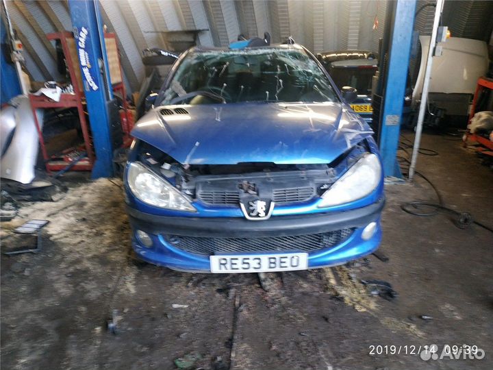 Разбор на запчасти Peugeot 206
