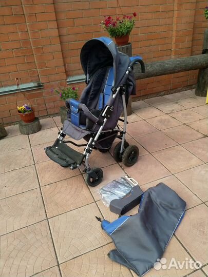 Коляска детская инвалидная