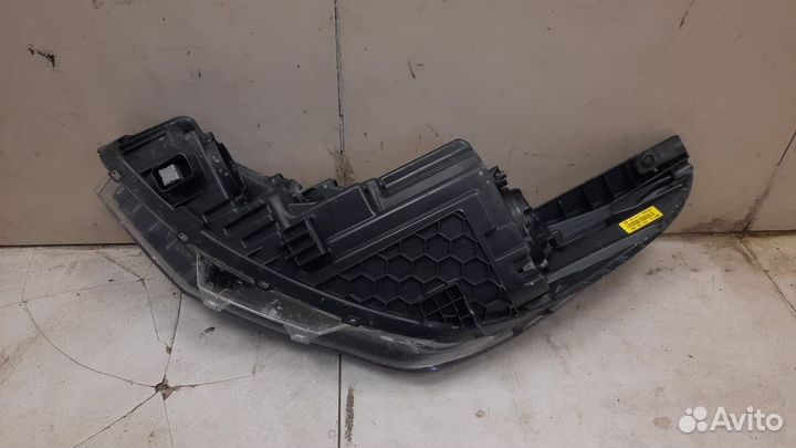 Фара правая Hyundai Solaris