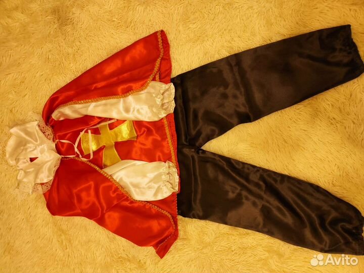 Новогодний костюм мушкетёра