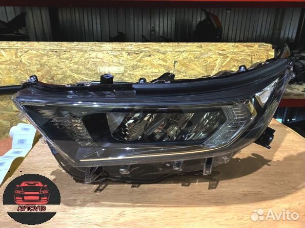Toyota RAV4 XA50 2020г Фара передняя рав 4