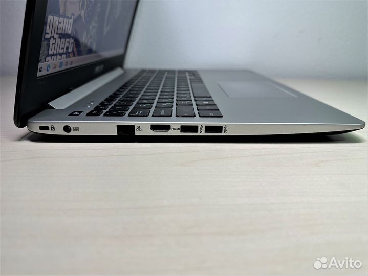 Игровой ноутбук Asus i3/2видеокарты/4gb/500gb