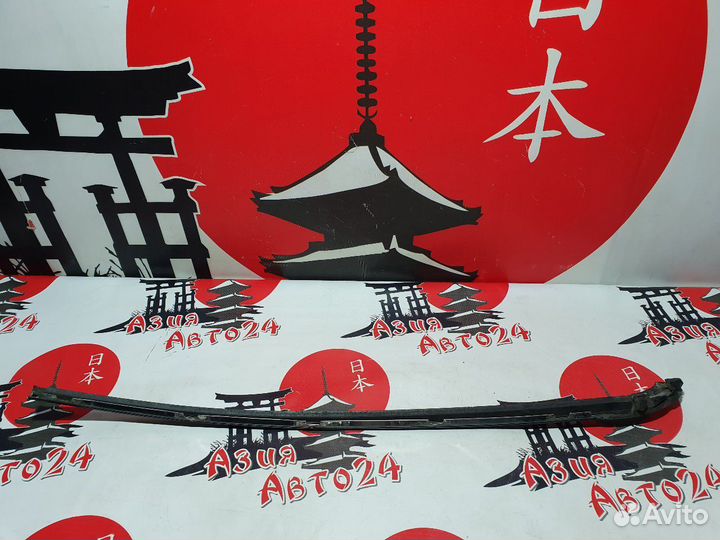 Молдинг лобового стекла Toyota Ipsum ACM21W 2AZ-FE