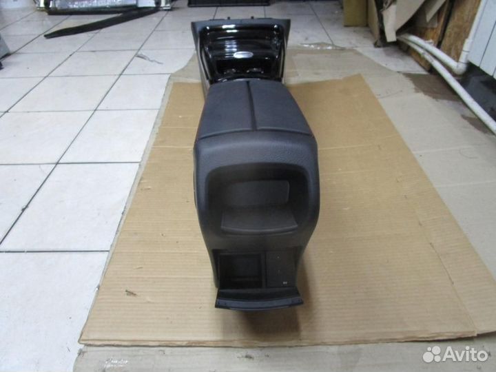 Подлокотник w177 A35 AMG A-class AMG 260.920 20