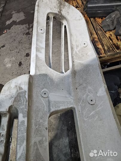 Продам накладку, на land cruiser 100