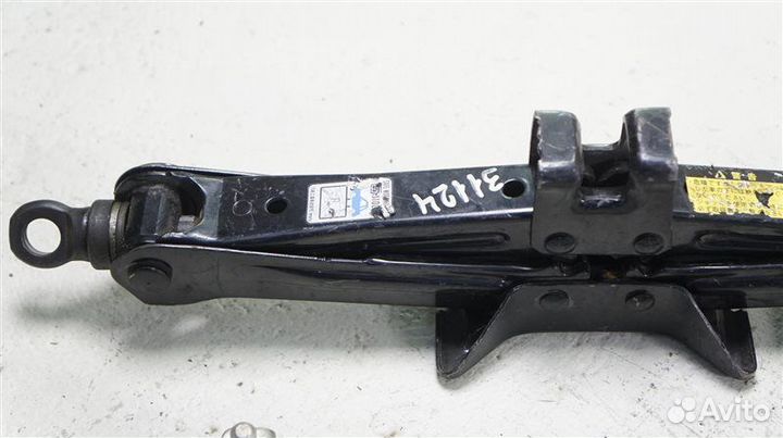 Домкрат Toyota Wish ZNE10