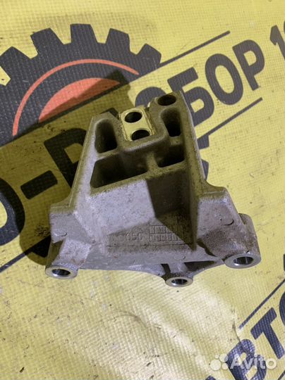 Кронштейн МКПП 6 ступка Киа Рио 3 Хендай Солярис