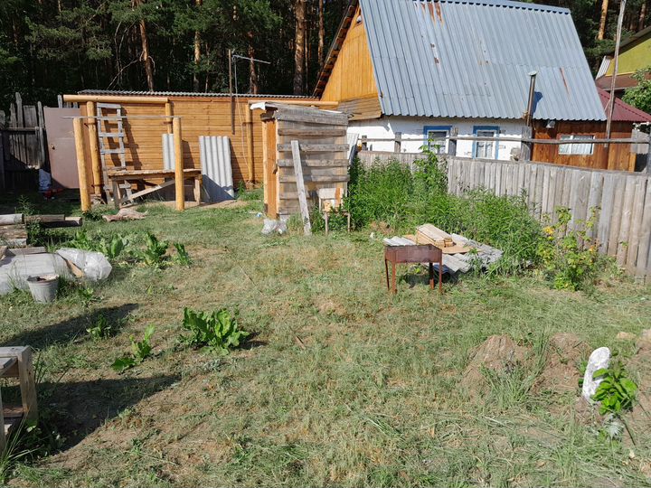 Дача 12 м² на участке 3 сот.