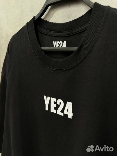 Футболка Ye24