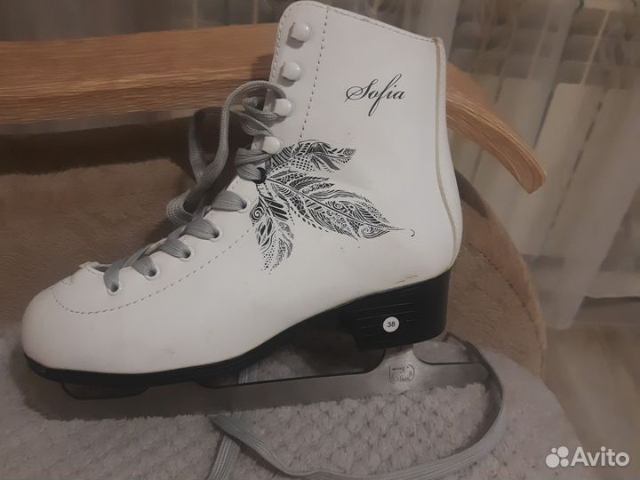 Коньки фигурные 38 размер